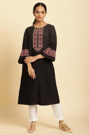 Black Embroidered Kurta